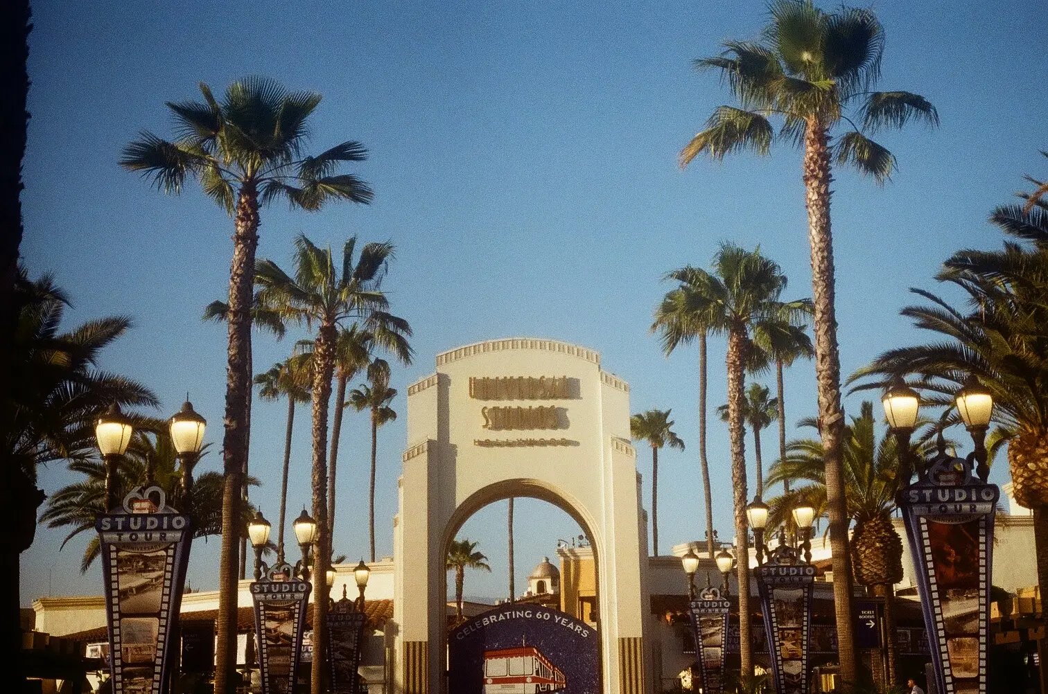 YOANN BOYER - UNIVERSAL STUDIOS 